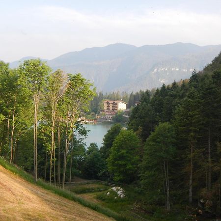 Hotel Al Lago Lavarone Exterior foto